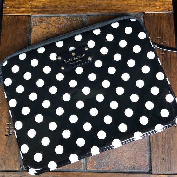 kate spade Handbags - Kate Spade Padded Tablet Case F197